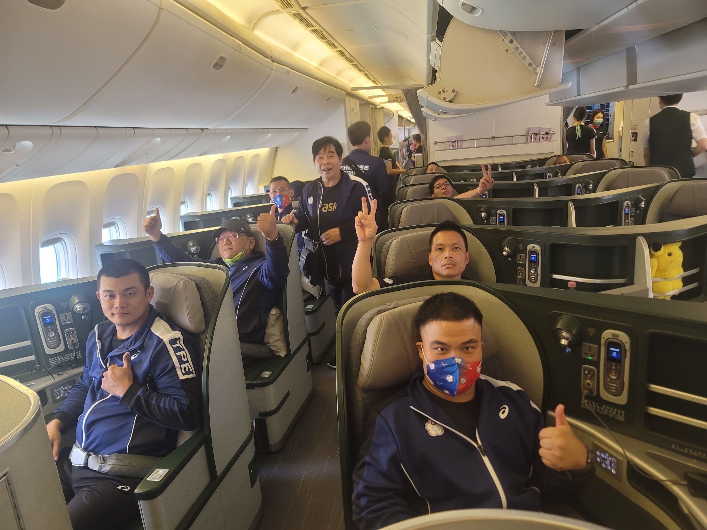 (圖)To ensure the Para Games delegation athletes and coaches had a comfortable journey, the Sports Administration arranged Business Class or Premium Economy Class seats for them.